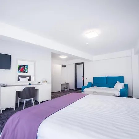 Hotel Meduza Estival 3*