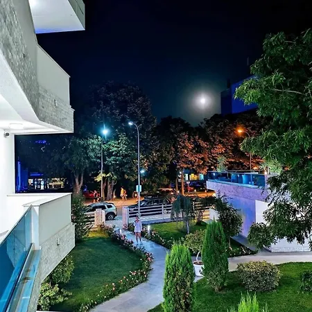 Meduza Estival מלון