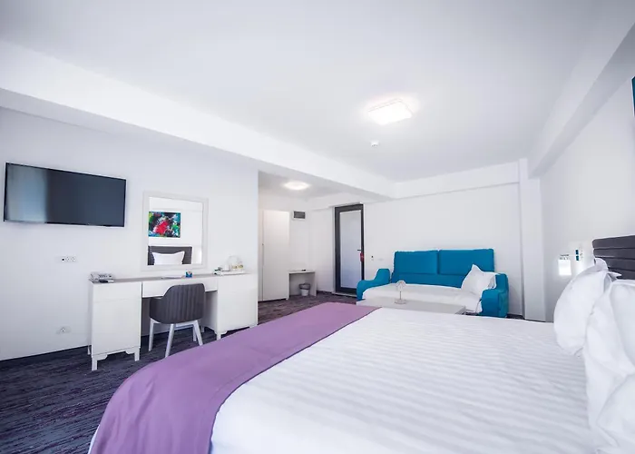 Отель Meduza Estival 3*