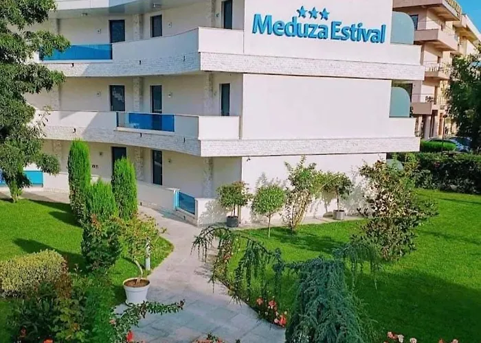 Отель Meduza Estival