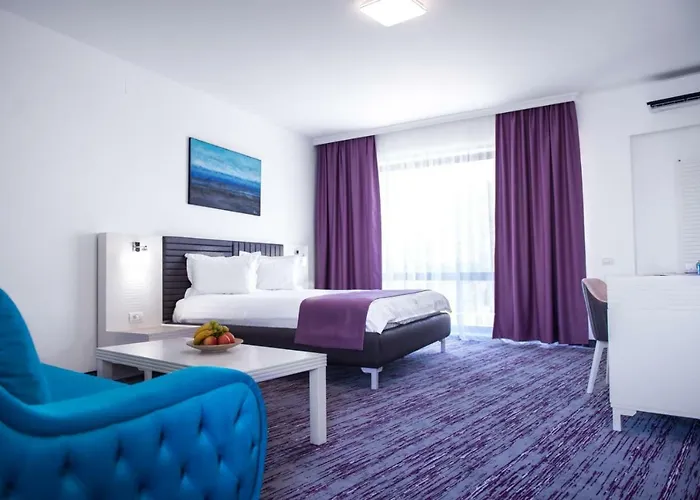 Отель Meduza Estival