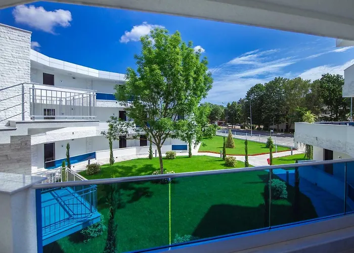 Отель Meduza Estival 3*